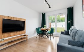 Apartments with Garden Dmowskiego 81 by Noclegi Renters